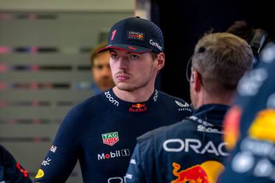 Zieke Max Verstappen meldt zich noodgedwongen dag later in Saoedi-Arabië