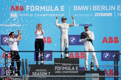 Partner Toto Wolff gaat vrouwen voorbereiden op Formule 1-loopbaan