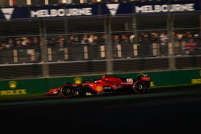 Formule 1-team Ferrari vecht tijdstraf Carlos Sainz in Australië aan
