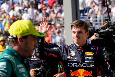 ‘Megablije’ Max Verstappen wint spannende kwalificatie: ‘Adrenaline gierde door mijn lijf’