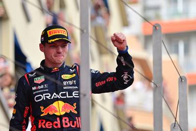 Buitenlandse media prijzen ‘koninklijke’ Max Verstappen: ‘Manoeuvreerde zich door de straten van Monaco als een 24-uurs maaltijdbezorger’