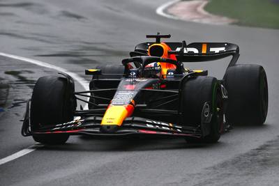 Max Verstappen zet bijna het hele veld op een seconde en is klaar voor kwalificatie in nat Canada