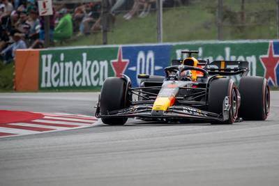 Max Verstappen domineert van start tot finish in Barcelona en boekt veertigste zege in Formule 1