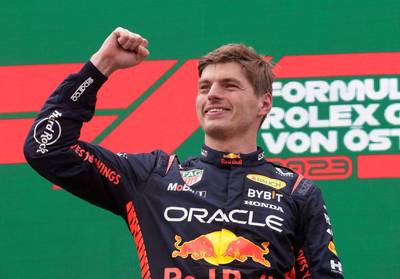 Max Verstappen stopt in extreem dominant weekeinde zelfs even voor één extra punt: ‘Voelde niet als een risico’