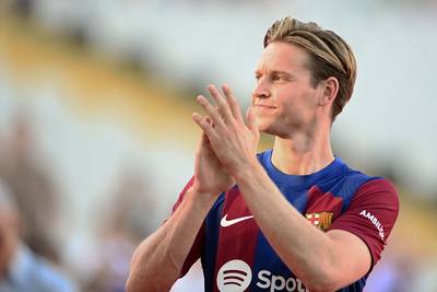 FC Barcelona-trainer Hansi Flick deelt positief nieuws over Frenkie de Jong: ‘Hij kan spelen tegen Bayern München’