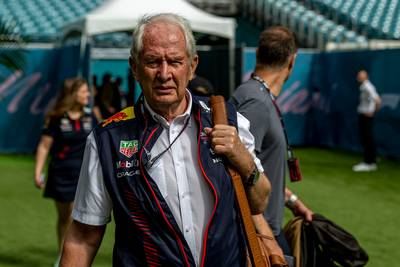 Helmut Marko officieel op de vingers getikt voor opmerking over afkomst Sergio Pérez