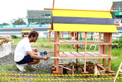 Sebastian Vettel heeft nieuwe roeping gevonden: oud-Formule 1-kampioen bouwt insectenhotels op Suzuka