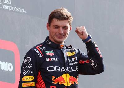 Max Verstappen geniet van recordzege in Formule 1: ‘Ik moest er hard voor werken, dat was leuk’