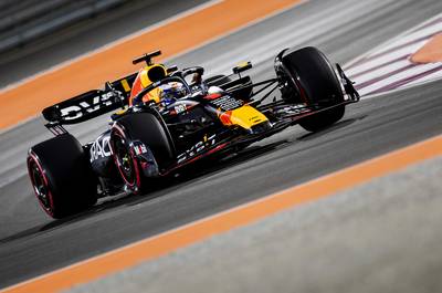 Max Verstappen begint uitstekend aan titelweekend en grijpt pole position in Qatar