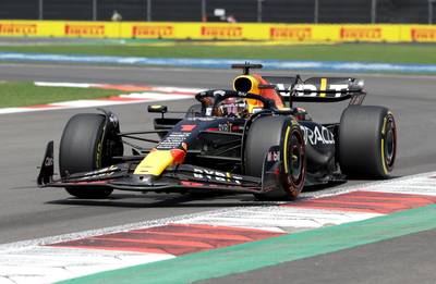 Max Verstappen na drukke eerste training bovenaan in Mexico