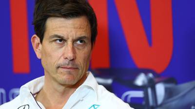 Toto Wolff schaamt zich na ‘miserabel’ optreden Mercedes in Brazilië: ‘Dit is niet goed te praten’