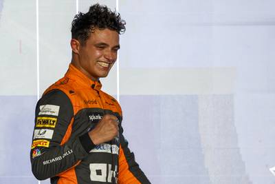 Lando Norris draagt ook de komende jaren oranje: ‘McLaren is als een familie voor me’