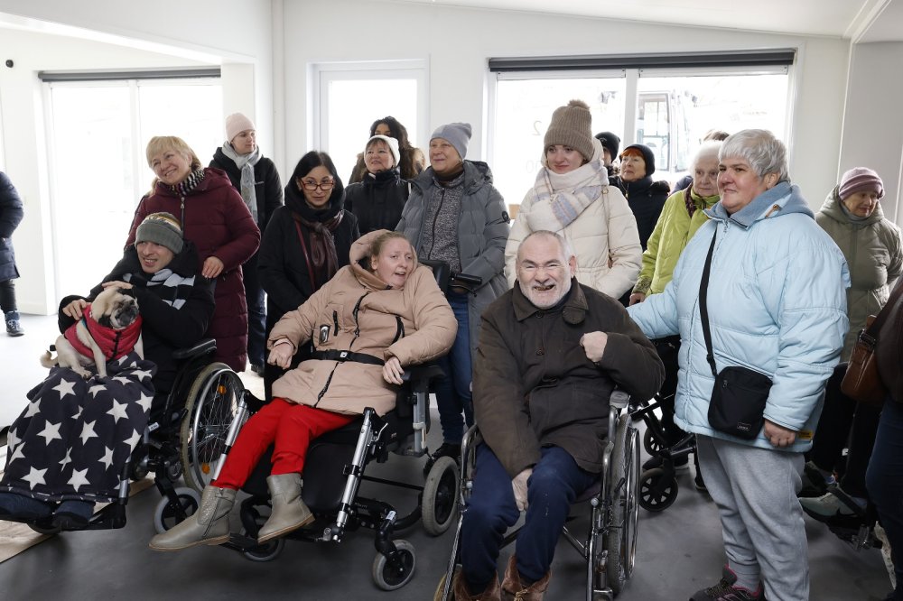 Veel belangstelling bij Kijkdag woonunits voor Oekraïners op Ellertsveld