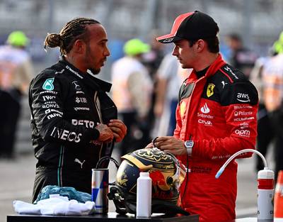 Charles Leclerc wist al dat Ferrari in gesprek was met Lewis Hamilton: ‘Goed dat het team transparant heeft gehandeld’
