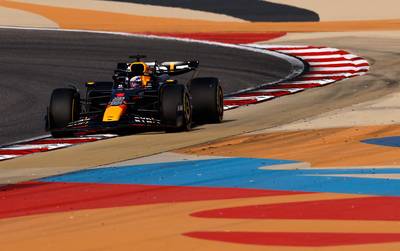 Max Verstappen houdt kaarten tegen de borst en eindigt als vierde op laatste testdag in Bahrein