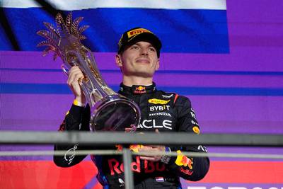 Ook in Jeddah staat er geen maat op Max Verstappen, Sergio Pérez tweede voor superieur Red Bull