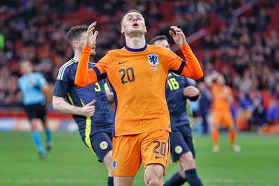 Teun Koopmeiners haakt geblesseerd af bij Oranje, Guus Til opgeroepen als vervanger