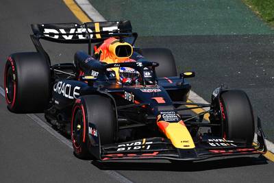 Max Verstappen net achter Lando Norris in openingstraining, Alex Albon crasht