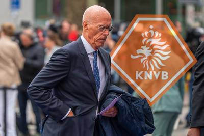 Jorien van den Herik (80) wordt ondanks steun Feyenoord en Ajax niet de nieuwe KNVB-voorzitter: ‘Het is te veel werk’