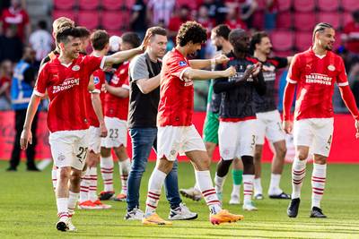 Wanneer krijgt PSV de kampioensschaal uitgereikt als Feyenoord punten morst in Deventer?