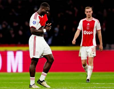 Opnieuw zorgen om Ajax-spits Brian Brobbey: ‘Gek, de hele week is er niets aan de hand’