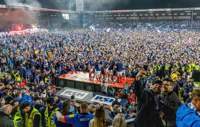 Holstein Kiel voor het eerst in clubhistorie naar Bundesliga, ook FC St. Pauli promoveert