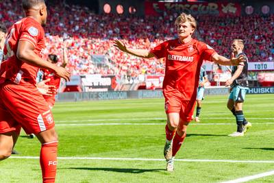 FC Twente stap dichter bij Champions League-voetbal door enorme afstraffing FC Volendam in spektakelstuk