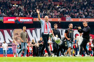 Arne Slot trots op gemaakte herinneringen bij Feyenoord: ‘Ik wil mijn vrouw en kinderen bedanken’