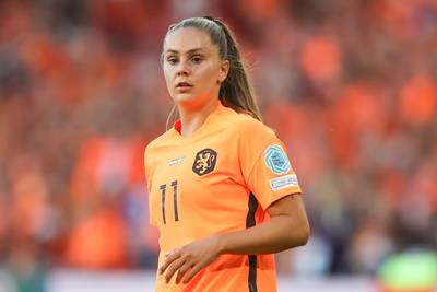 Lieke Martens kondigt afscheid bij Oranje aan: ‘Neem met pijn in mijn hart afscheid van jullie’