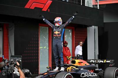 Tot op de laatste meter! Max Verstappen slaat zinderende late aanval van Lando Norris af in Imola