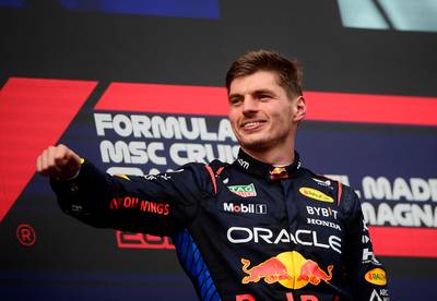 Max Verstappen na ‘hectisch’ slot in Imola: ‘Lekker om te winnen als je niet de snelste bent’