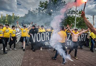 Liefde voor Vitesse gaat diep, ook in financieel opzicht: ‘Ja, het kostte me 10.700 euro, maar het is wel Vitesse’