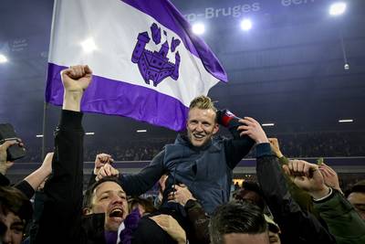 Dirk Kuyt blijft trainer van Beerschot en gaat lucratief contract tekenen voor twee seizoenen