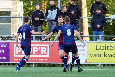 Historische promotie voor FC ’s-Gravenzande na late zege op Unitas, dat nog een herkansing krijgt