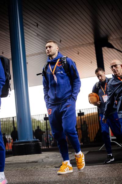 Geblesseerde Teun Koopmeiners na ‘nachtmerrie’ in de Kuip nu supporter van Oranje