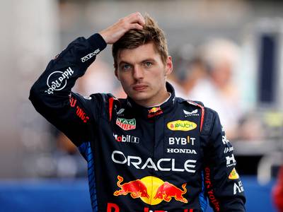 Max Verstappen vreest voor titelstrijd nu overmacht weg is: ‘Ik ben al weken aan het compenseren’