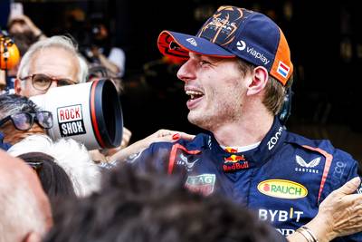 Max Verstappen niet in jubelstemming: ‘Ik ben blij dat ik hier win, maar dit hou je niet het hele seizoen vol’