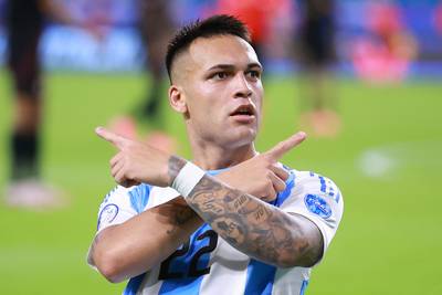 Argentinië na winst op Peru (2-0) als groepswinnaar naar kwartfinales Copa America