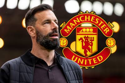 Ruud van Nistelrooij staat voor terugkeer bij Manchester United