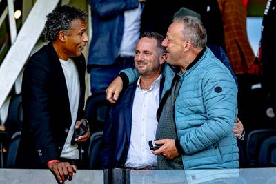 Pierre van Hooijdonk kon spanning nauwelijks aan bij promotieduel NAC: ‘Cardiologen krijgen het druk’