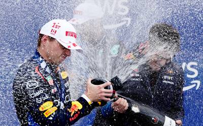 WK-stand Formule 1 | Max Verstappen doet goede zaken na spectaculaire race in Canada