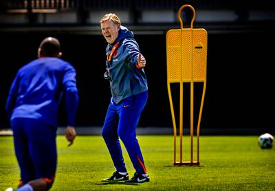 Ronald Koeman werkt op zijn eerste EK als trainer bij Oranje zoals hij het liefst wil: pragmatisch en tactisch flexibel