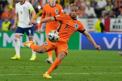 Xavi Simons met prachtige uithaal op een na jongste doelpuntenmaker ooit voor Oranje op een EK