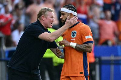 Ronald Koeman houdt ondanks kritiek vast aan Memphis Depay