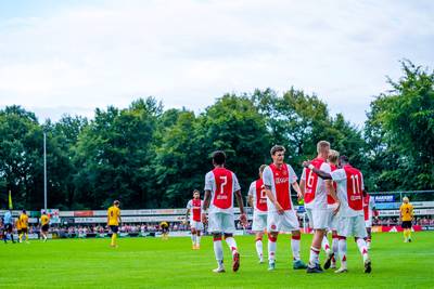 Ajax sluit tweede oefenwedstrijd wel winnend af: Sint-Truiden eenvoudig opgerold