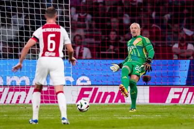 Remko Pasveer verrast door basisplaats bij Ajax: ‘Je moet ook geluk hebben dat trainer het in je ziet zitten’