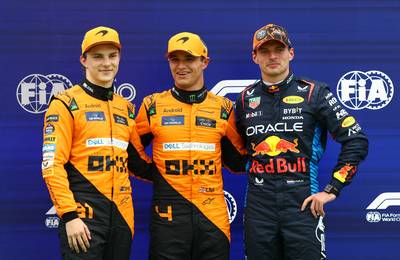Max Verstappen kan McLarens niet kloppen in chaotische kwalificatie en begint als derde aan GP van Hongarije