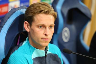 Frenkie de Jong nog altijd niet hersteld: middenvelder ook niet mee op trainingskamp FC Barcelona