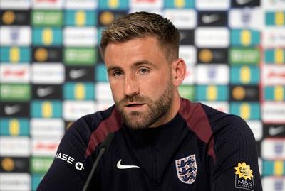 Luke Shaw had contact met Erik ten Hag over duel met Oranje: ‘Hij stuurde me een plagerig berichtje’