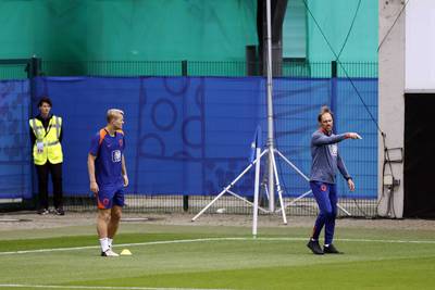 Matthijs de Ligt heeft ‘lichte klachten’ en traint apart bij Oranje